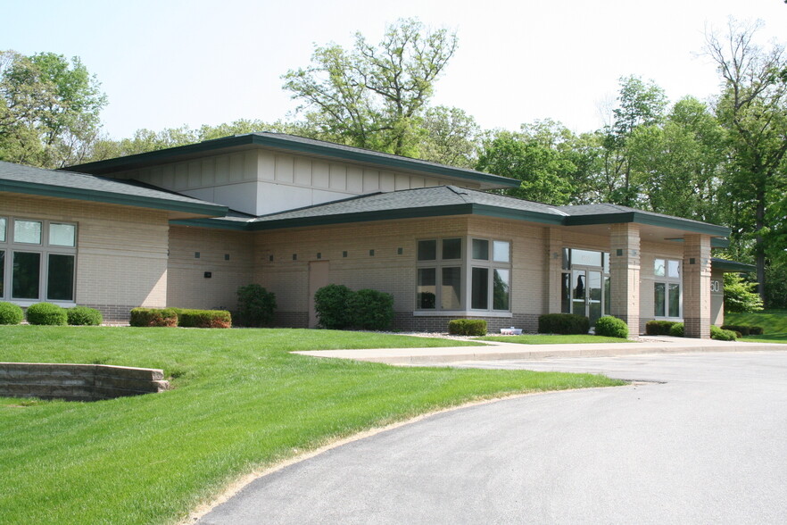 4650 42nd St NE, Cedar Rapids, IA à vendre - Photo de l’immeuble – Image 2 sur 6