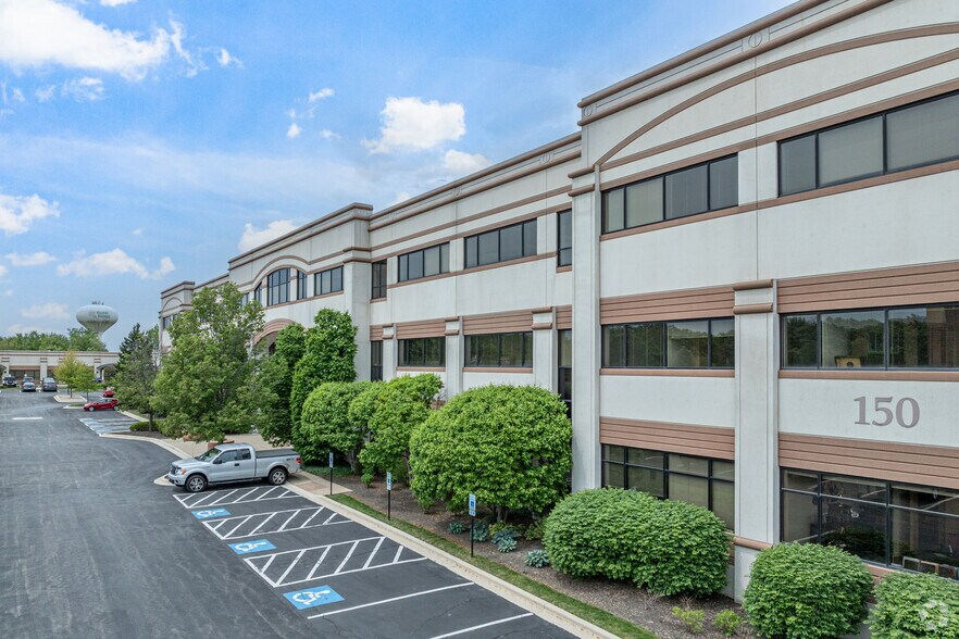150 Harvester Dr, Burr Ridge, IL à louer - Photo de l’immeuble – Image 2 sur 11