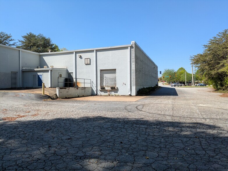 406 Pleasant Hill Rd NW, Lilburn, GA à vendre - Photo de l’immeuble – Image 3 sur 4