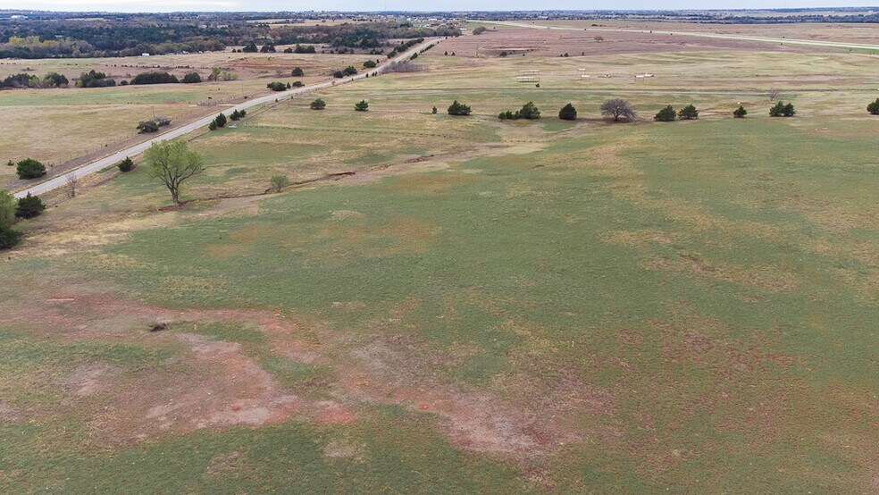 Hwy 33 and Henney Rd, Coyle, OK à vendre - Aérien – Image 2 sur 10
