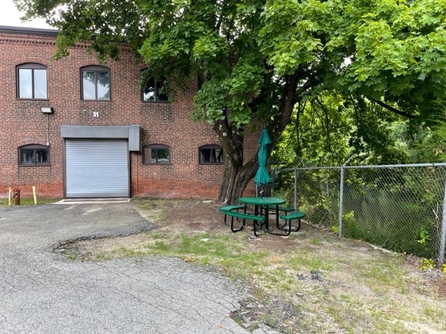 537 Main St, Coventry, RI à louer - Photo de l’immeuble – Image 3 sur 22