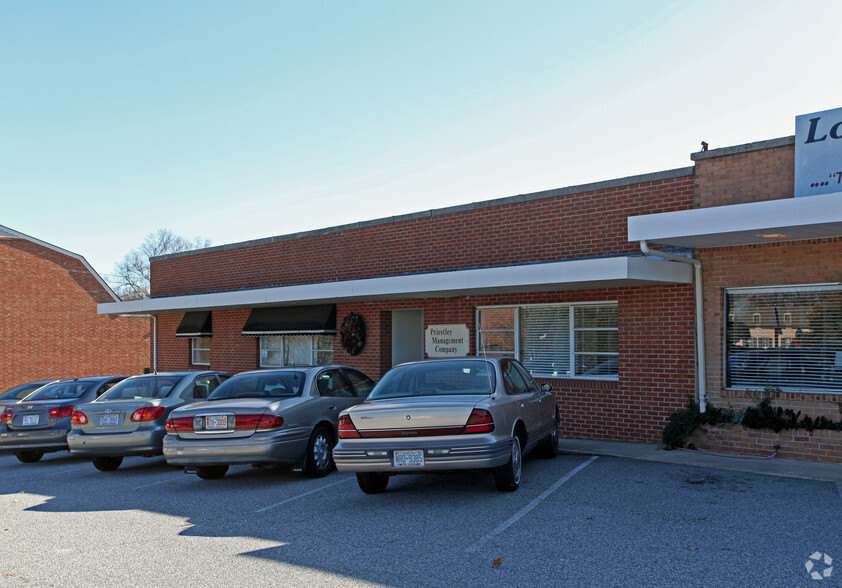 1842 Banking St, Greensboro, NC à louer - Photo de l’immeuble – Image 2 sur 4