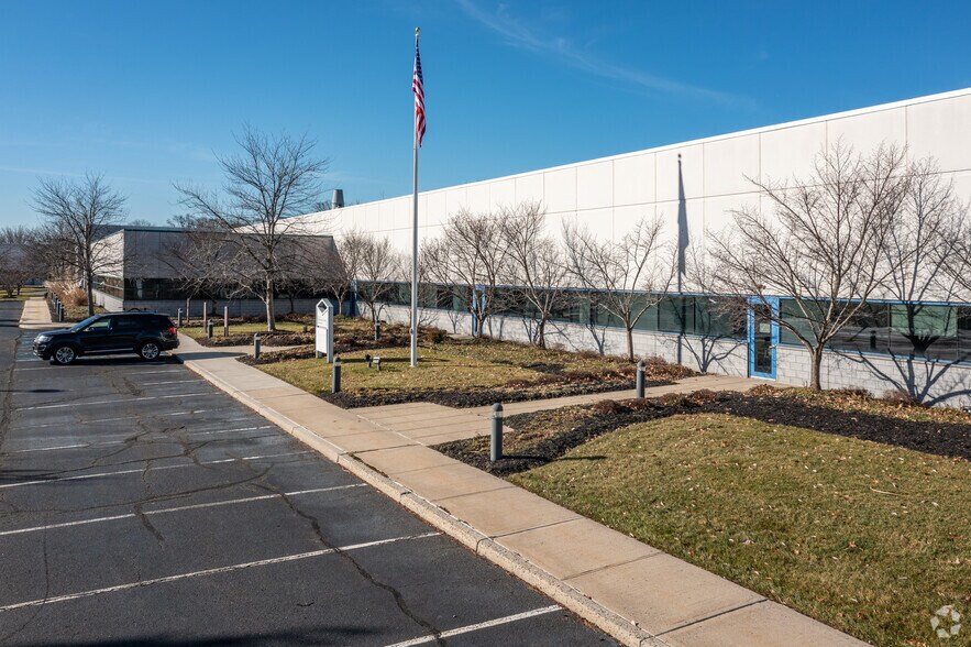 631 US Highway 1, North Brunswick, NJ à louer - Photo de l’immeuble – Image 3 sur 9