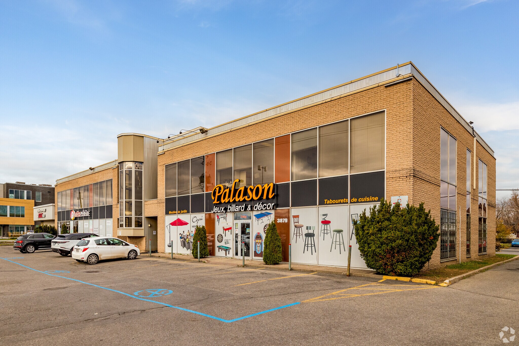 3879 Boul Taschereau, Longueuil, QC à louer Photo principale– Image 1 sur 5