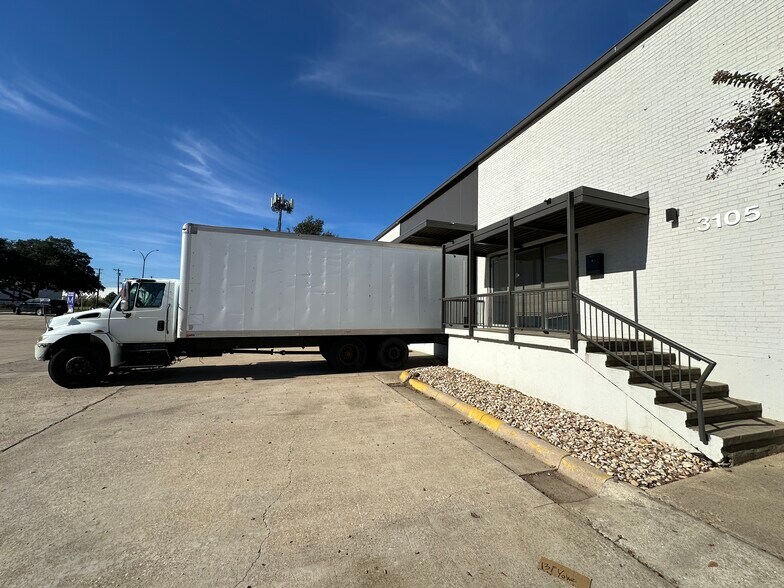 3101-3109 E Avenue E, Arlington, TX à louer - Photo de l’immeuble – Image 3 sur 4