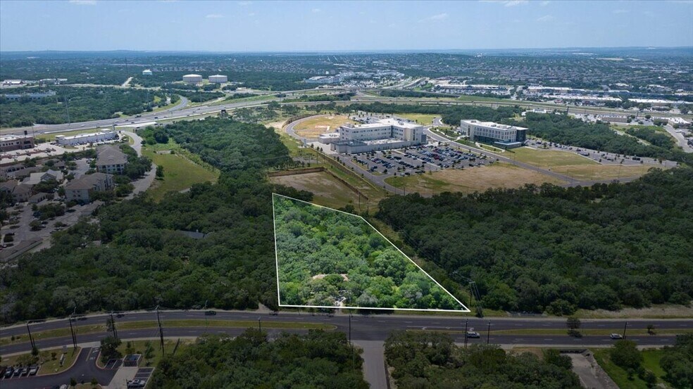5215 Rogers Rd, San Antonio, TX à vendre - Photo de l’immeuble – Image 1 sur 9