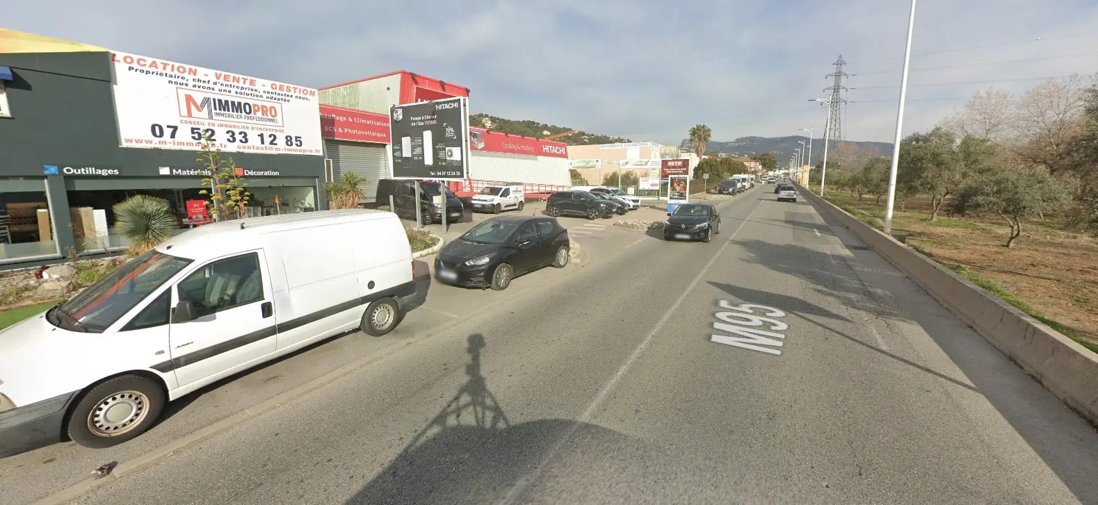 Local d’activités dans Saint-Laurent-du-Var à louer Photo de l’immeuble– Image 1 sur 5