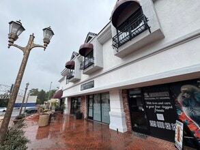 15928 Ventura Blvd, Encino, CA à louer Photo de l’immeuble– Image 1 sur 10