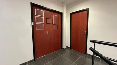 Local d'activités dans Saint-Genis-Pouilly à vendre Photo intérieure– Image 1 sur 12