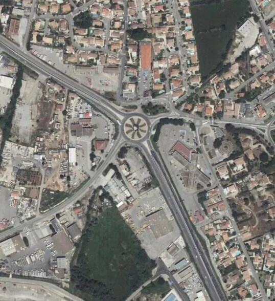 Local commercial dans Fos-sur-Mer à louer - Photo de l’immeuble – Image 1 sur 3