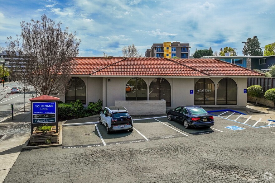 1801 N California Blvd, Walnut Creek, CA à louer - Photo de l’immeuble – Image 2 sur 6