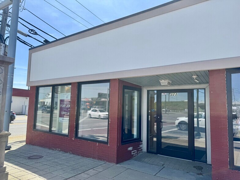 323 Warren Ave, East Providence, RI à louer - Photo de l’immeuble – Image 3 sur 10