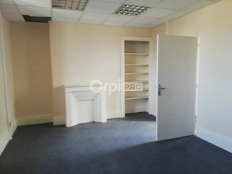 Bureau dans Limoges à louer - Photo de l’immeuble – Image 3 sur 4