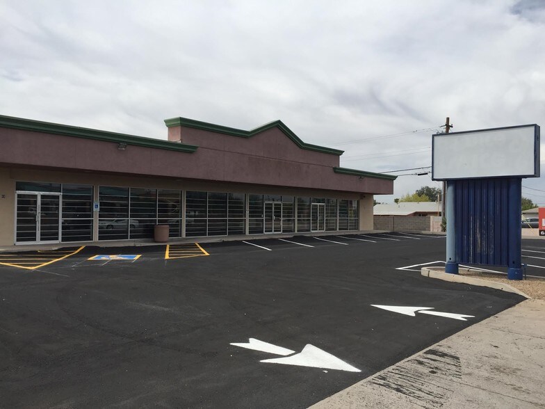 62 N Dobson Rd, Mesa, AZ à louer - Photo de l’immeuble – Image 3 sur 4