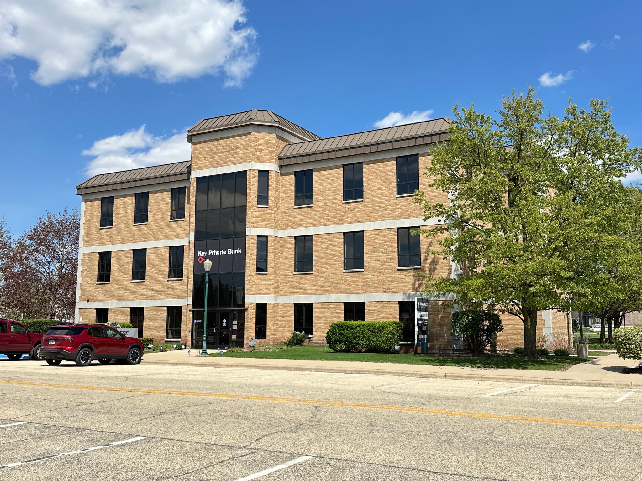 300 Nibco Pky, Elkhart, IN à louer Photo de l’immeuble– Image 1 sur 7