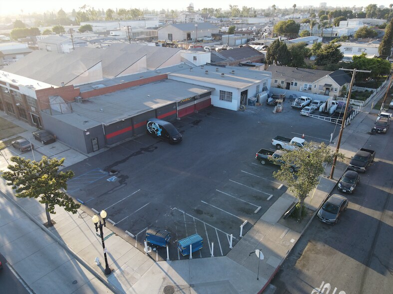 1111 E 4th St, Santa Ana, CA à vendre - Photo de l’immeuble – Image 2 sur 7