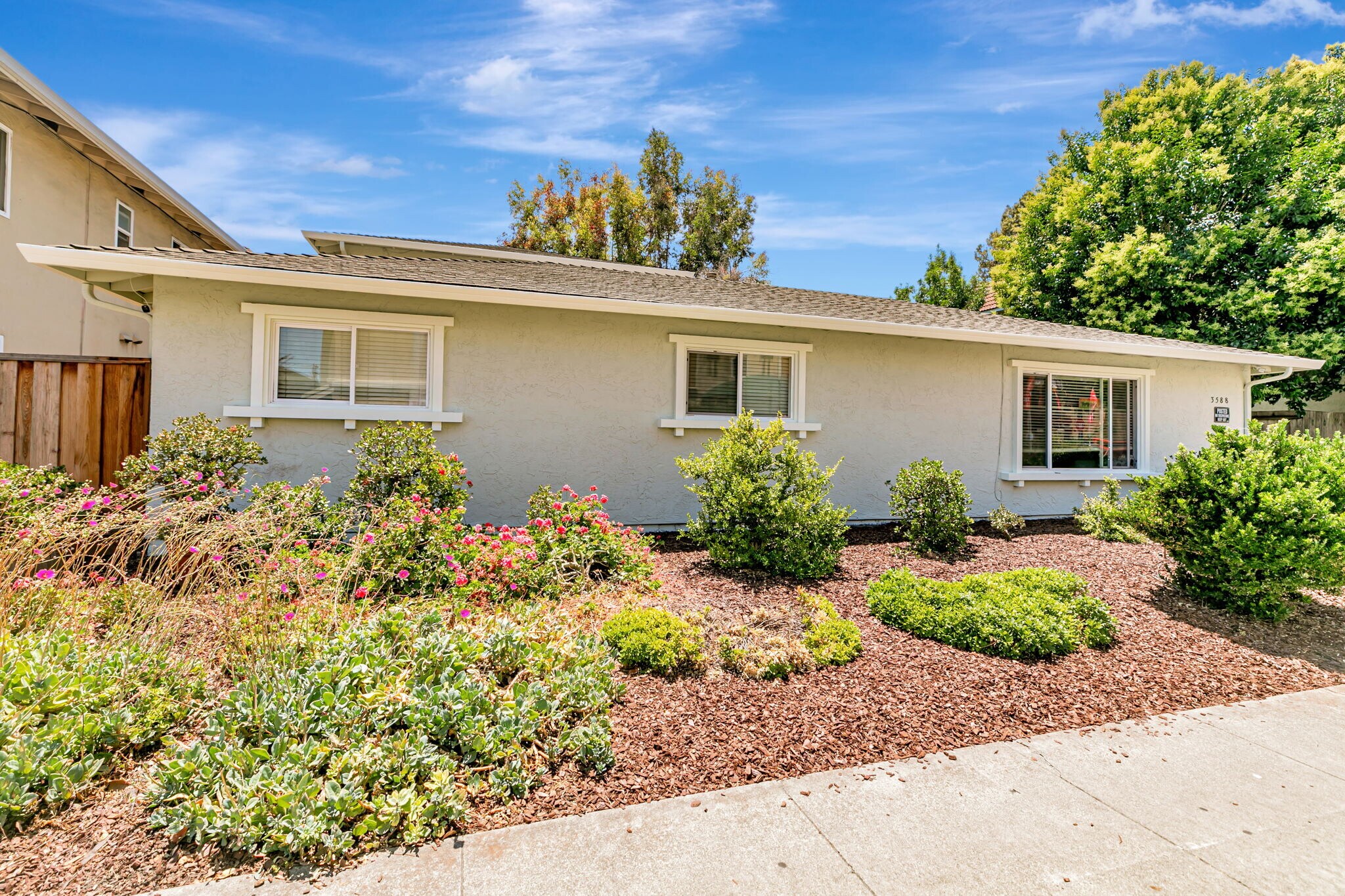 3588 Agate Dr, Santa Clara, CA à vendre Photo de l’immeuble– Image 1 sur 21