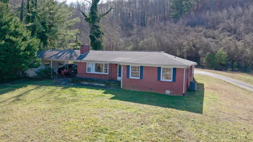 174 Walter Ashe Rd, Sylva, NC à vendre - Photo de l’immeuble – Image 3 sur 33