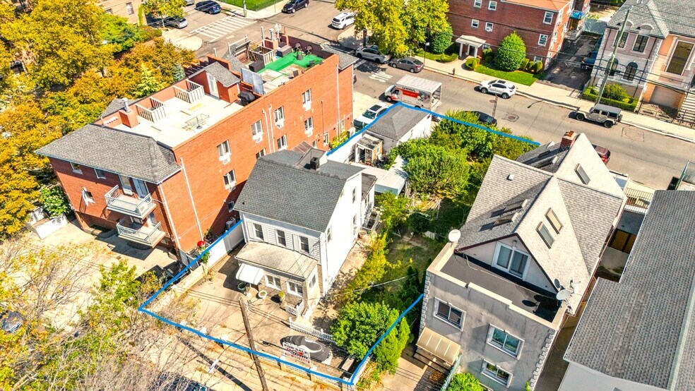 1163 Sheepshead Bay Rd, Brooklyn, NY à vendre - Photo de l’immeuble – Image 1 sur 23