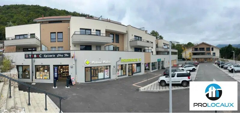 Local commercial dans Noyarey à louer - Photo de l’immeuble – Image 2 sur 3