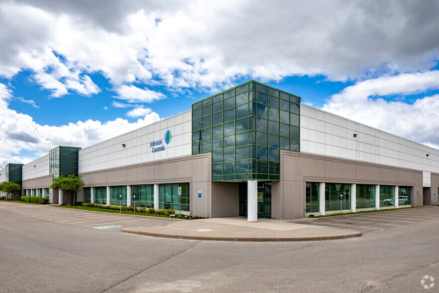 2400 Skymark Ave, Mississauga, ON à louer - Photo de l’immeuble – Image 2 sur 5