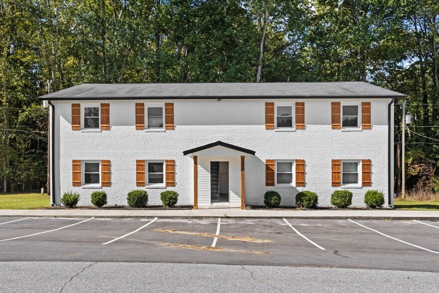 110-118 Greenforest Cir, Liberty, SC à vendre - Photo de l’immeuble – Image 3 sur 27