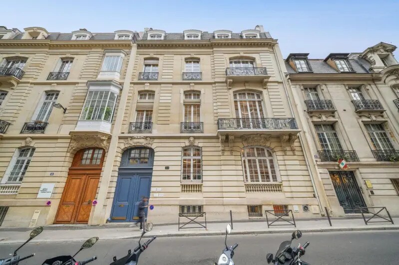 44 Rue Copernic, Paris à louer - Photo de l’immeuble – Image 1 sur 21