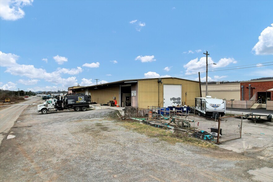 133 Warehouse Rd, Oak Ridge, TN à louer - Photo de l’immeuble – Image 2 sur 4