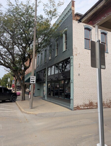 215 W College Ave, Greenville, IL à vendre - Photo de l’immeuble – Image 2 sur 55