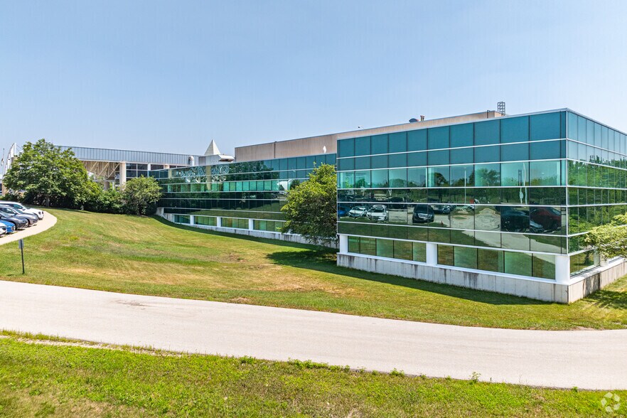 1900 Ogden Ave, Aurora, IL à louer - Photo de l’immeuble – Image 2 sur 20