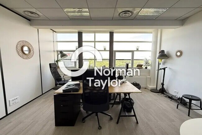 Plus de détails pour Bureau à louer