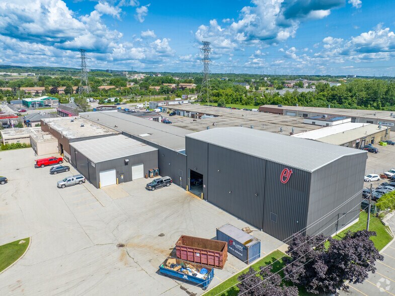 955 Maple Ave, Burlington, ON à vendre - Photo de l’immeuble – Image 2 sur 10