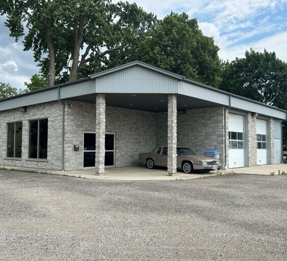 8 Metcalfe St E, Strathroy, ON à vendre - Photo de l’immeuble – Image 3 sur 5