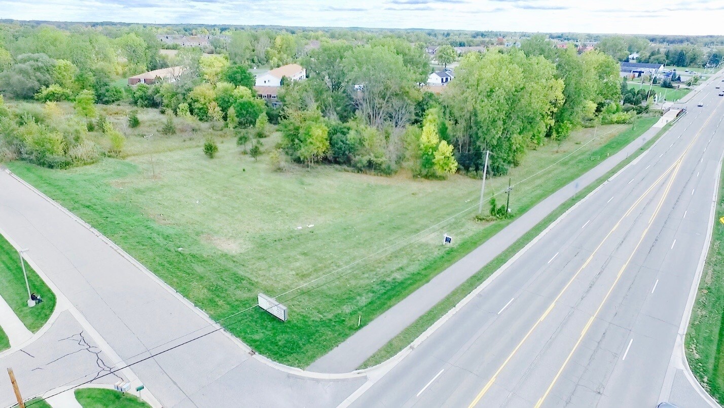 1240 N Irish Rd, Davison, MI à vendre Photo principale– Image 1 sur 47