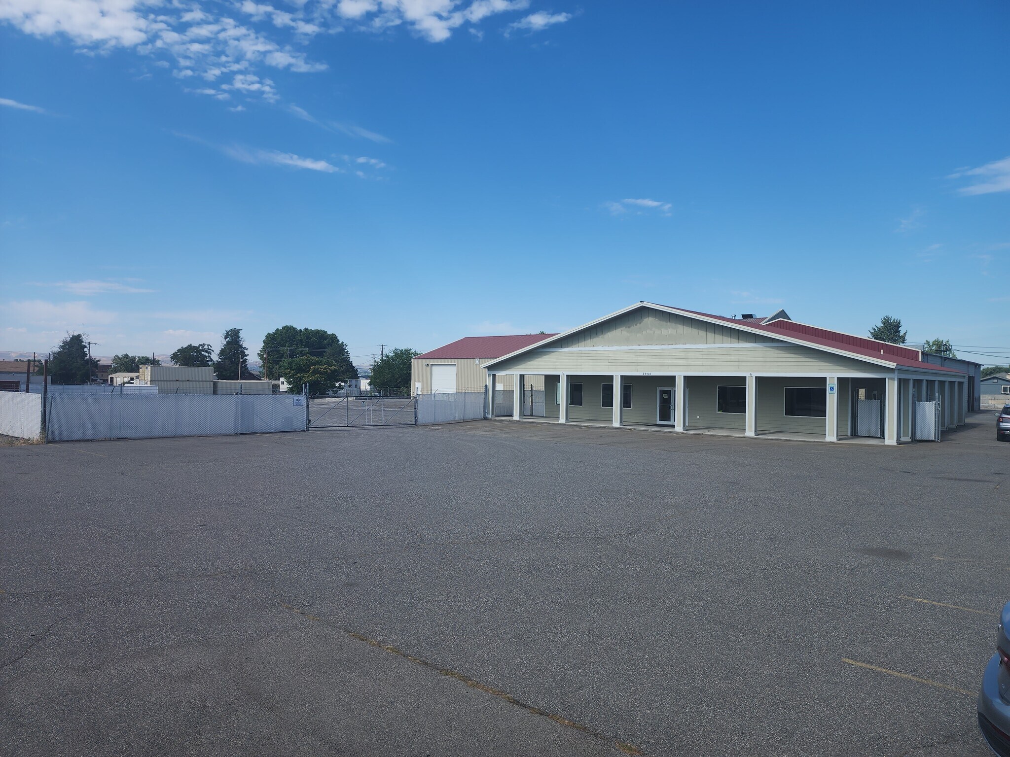 4th Avenue Properties portefeuille de 2 biens à vendre sur LoopNet.fr Photo principale– Image 1 sur 3