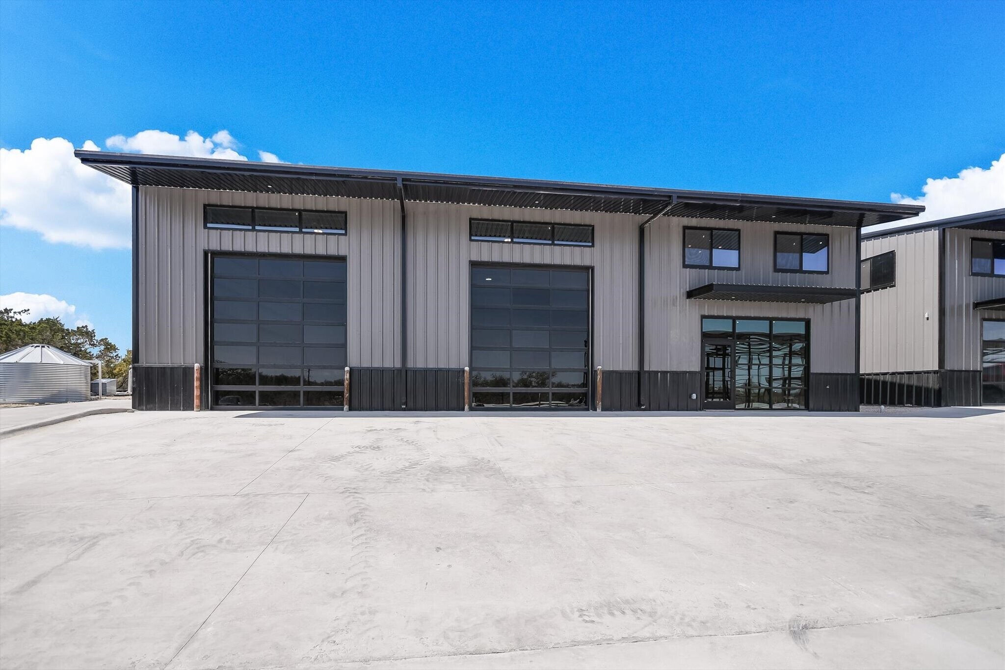 451 Farrell Rd, Dripping Springs, TX à louer Photo principale– Image 1 sur 35