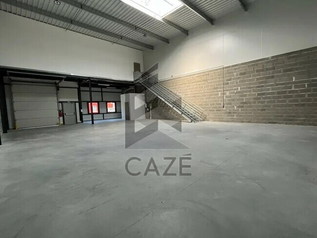 Plus de détails pour Local d'activités à louer