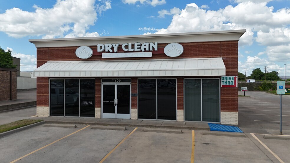 11609 E Northwest Hwy, Dallas, TX à vendre - Photo de l’immeuble – Image 3 sur 19