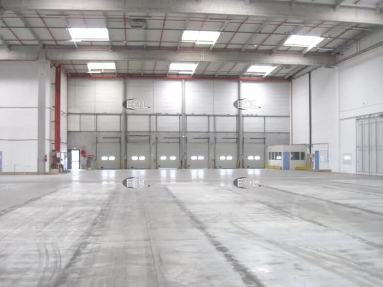 Industriel/Logistique dans Combs-la-Ville à louer - Photo de l’immeuble – Image 3 sur 6