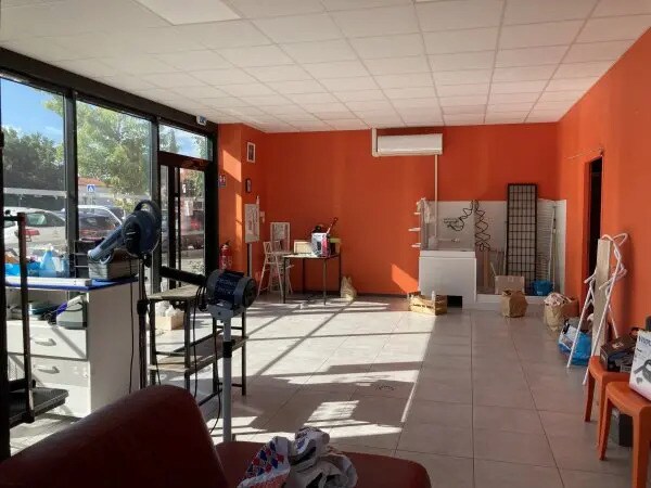 Plus de détails pour Local d’activités à vendre