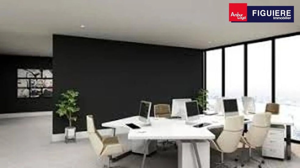 Bureau dans Arles à vendre - Photo de l’immeuble – Image 3 sur 7