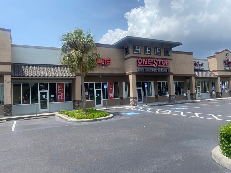 3784 Tampa Rd, Oldsmar, FL à louer - Photo de l’immeuble – Image 3 sur 8