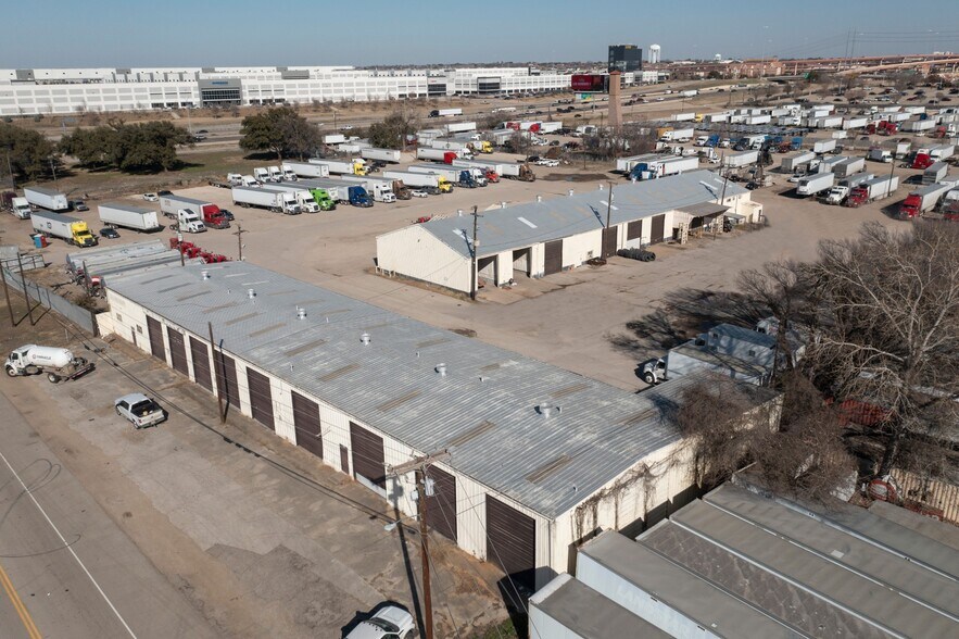 5200 W Airport Fwy, Irving, TX à louer - Photo de l’immeuble – Image 1 sur 37