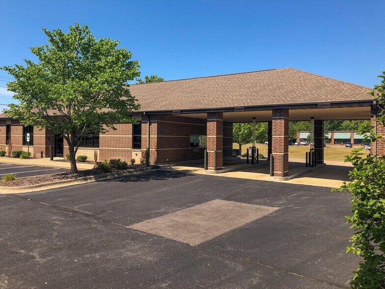 291 E Hwy CC, Nixa, MO à louer - Photo principale – Image 1 sur 25