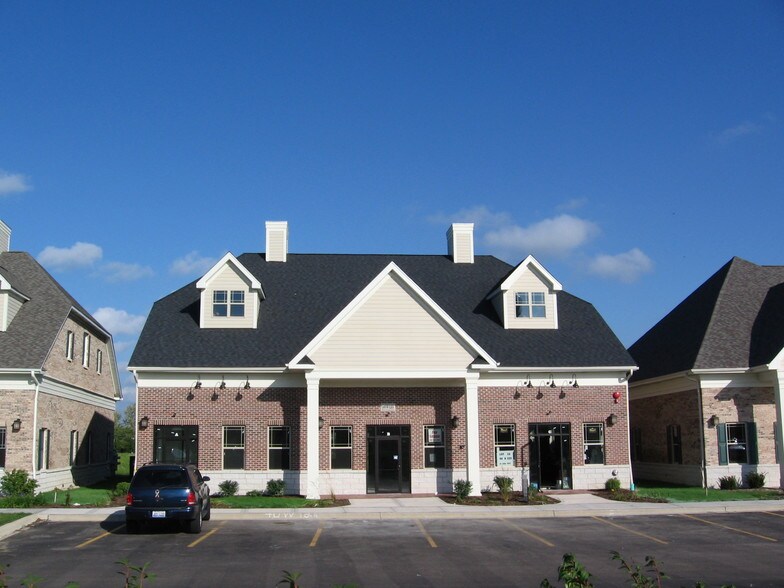 40W125 Campton Crossings Dr, St Charles, IL à louer - Photo principale – Image 1 sur 10