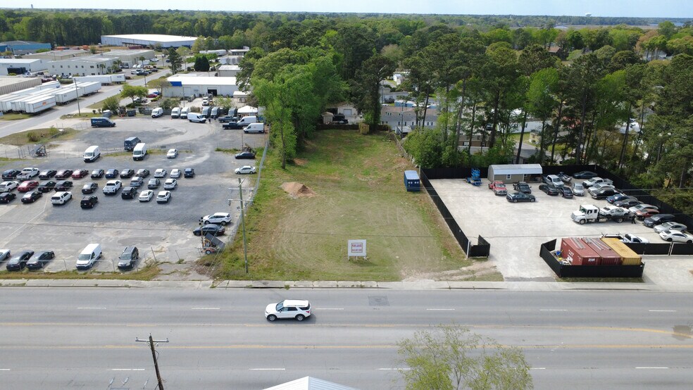 5865 N Rhett Ave, Hanahan, SC à louer - Photo de l’immeuble – Image 2 sur 5