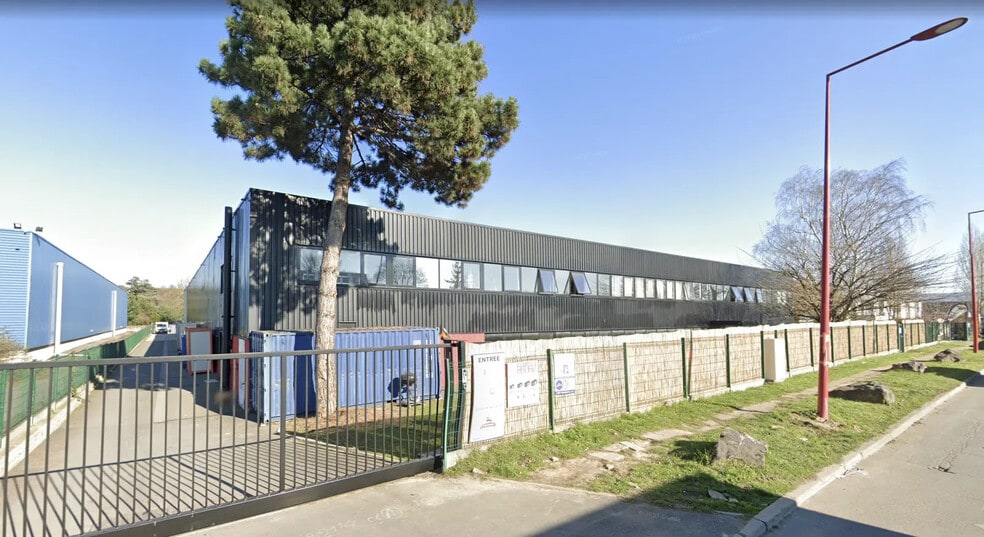 Local d’activités dans Gonesse à louer - Photo de l’immeuble – Image 1 sur 3