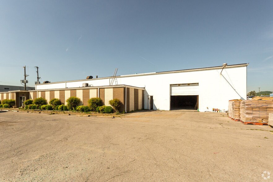 7131 Centennial Blvd, Nashville, TN à louer - Photo de l’immeuble – Image 1 sur 2