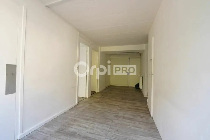 Bureau dans Lyon à vendre - Photo de l’immeuble – Image 3 sur 7