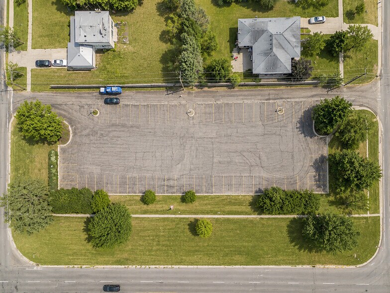 26026 Southfield Rd, Lathrup Village, MI à vendre - Photo de l’immeuble – Image 2 sur 9